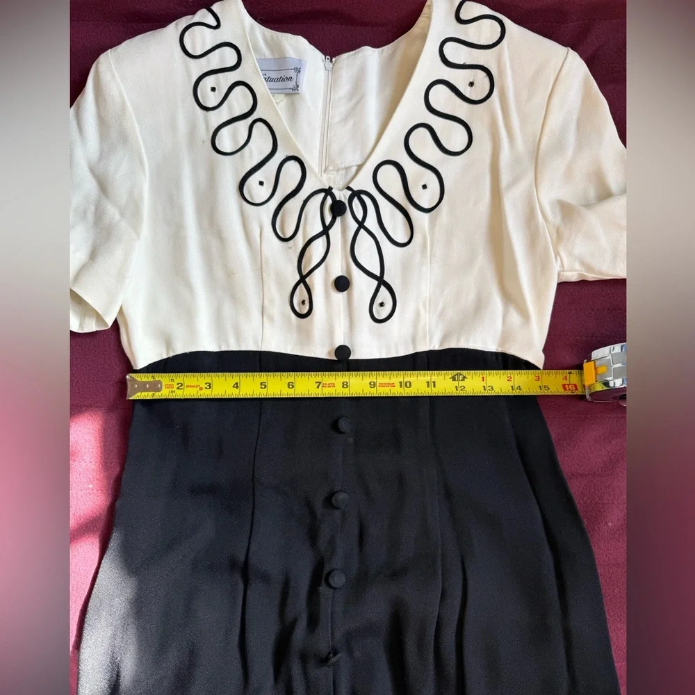 Vintage Elegant Black and White Dress - Picture 7 of 11